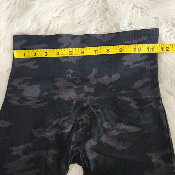 Spanx Seamless Leggings Camo Women Size M Look at Me Now Leggings - Picture 5 of 9